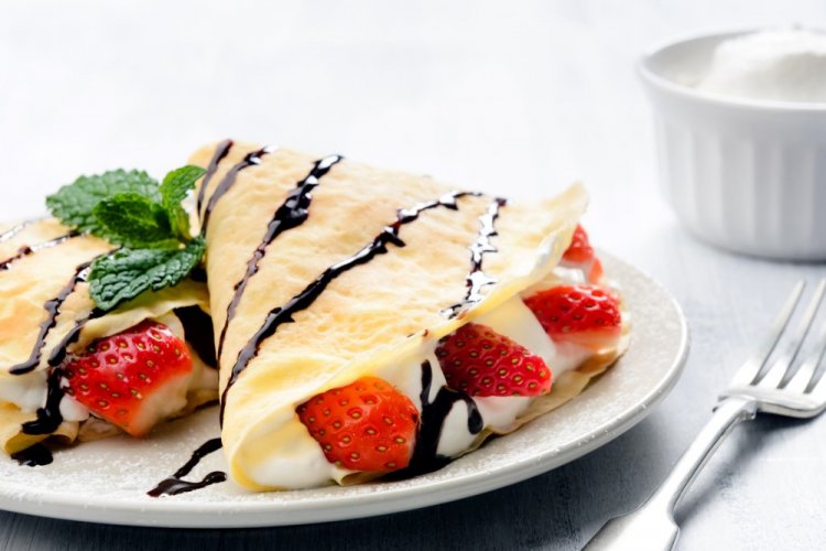 Strawberry and Whipped Cream Pancake Filling