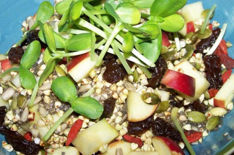 Fruit Salad with Sprouted Green Buckwheat