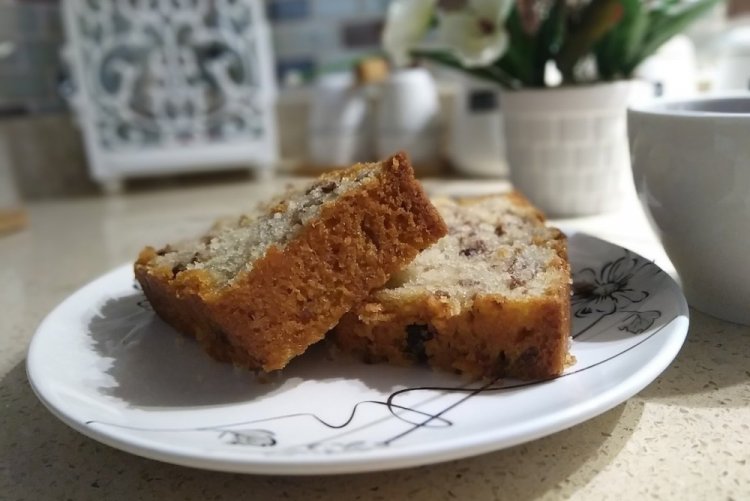 Green Buckwheat Muffin with Banana and Cherry