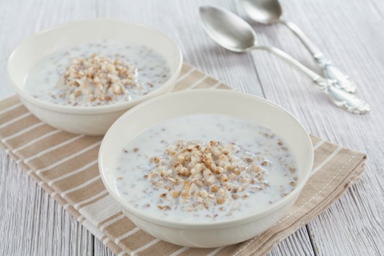 Green Buckwheat Porridge with Milk