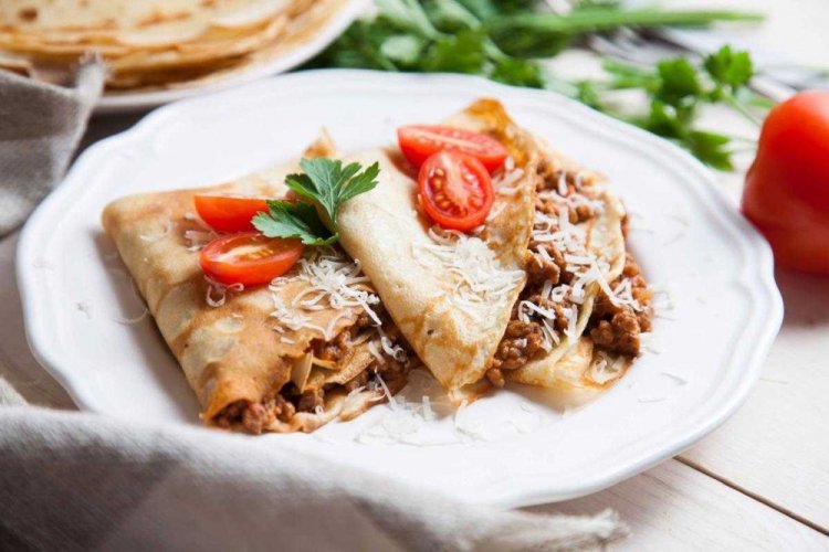 Filling with Meat, Tomatoes, and Cheese