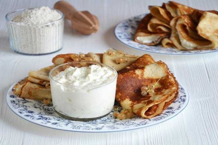 Sweet Cottage Cheese Filling for Pancakes