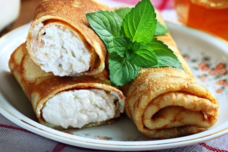 Cottage Cheese Filling with Sour Cream for Pancakes