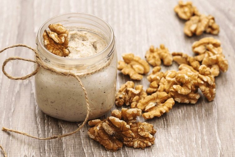 Salsa de nueces saludable para shawarma