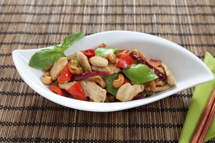 Thai Cashew Salad