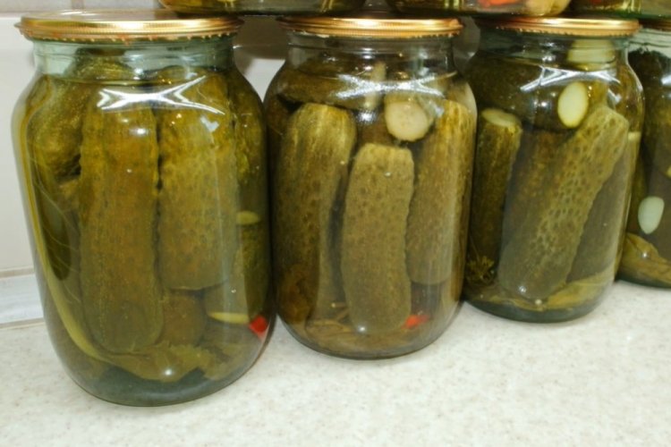 Spicy Marinade for Cucumbers for Winter