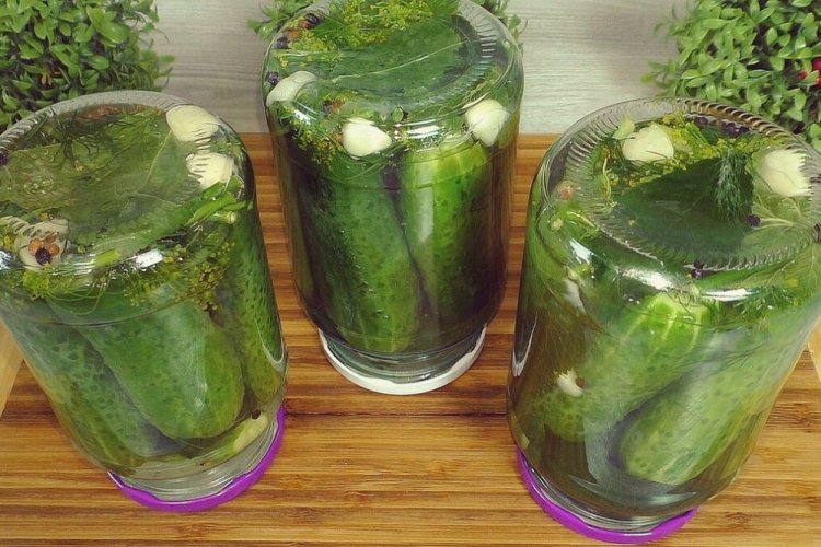 Marinade with 6% Vinegar for Cucumbers for Winter