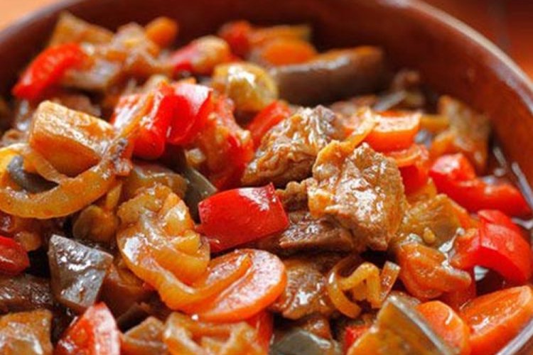 Estofado de verduras con berenjena y carne