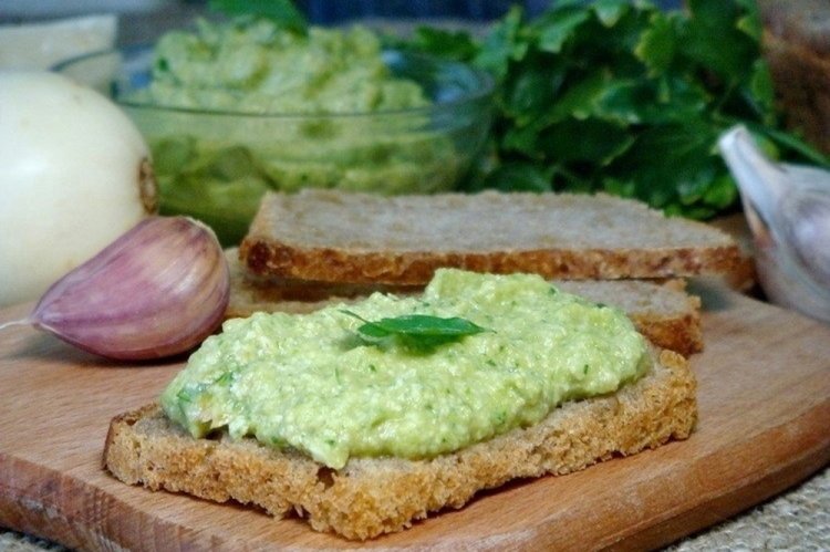 Untable de calabacín con queso feta para sándwiches