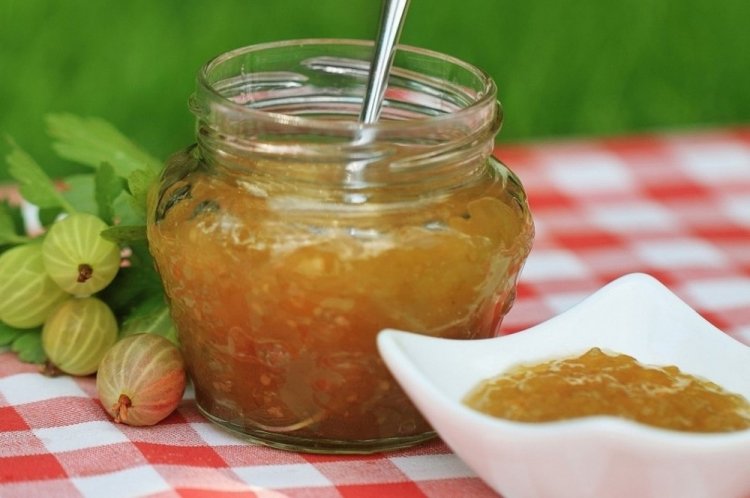 Gooseberry and Lemon Jelly for Winter
