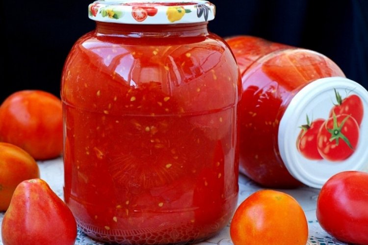 Tomatoes in Their Own Juice with Celery for Winter