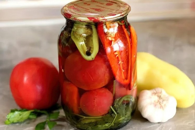 Tomatoes with Bell Pepper and Celery for Winter