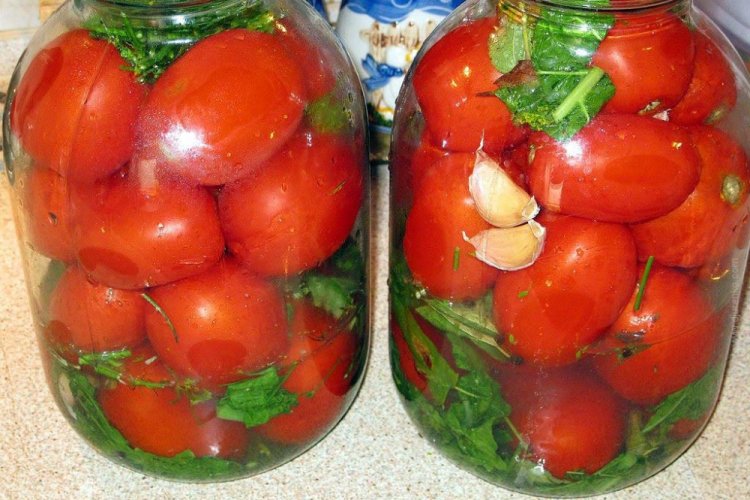 Tomatoes with Celery, Dill, and Herbs for Winter