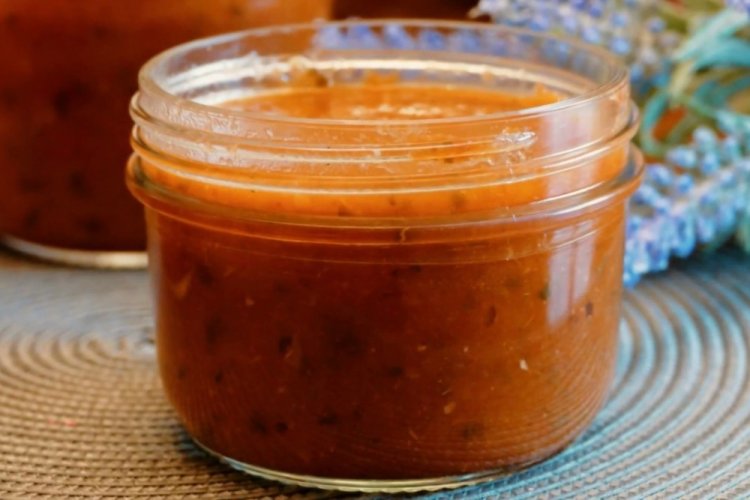 Tomato Sauce with Celery for Winter