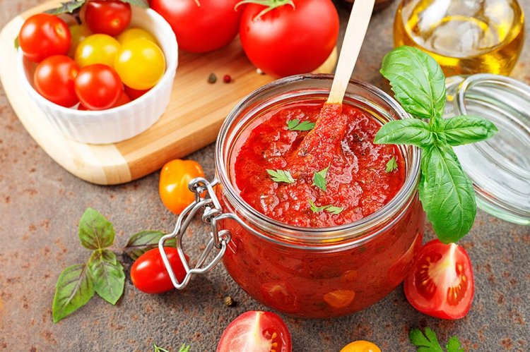 Italian Sauce with Tomatoes, Celery, and Basil for Winter