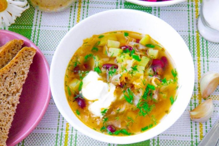 Fresh Cabbage Shchi with Beans