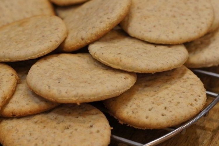 Hardtack Biscuits with Bran