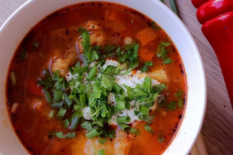 Sopa de tomate con coliflor