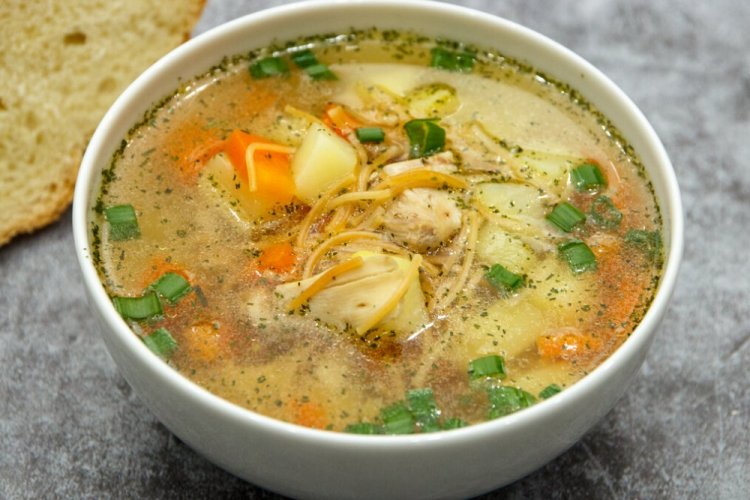 Sopa de níscalos con fideos