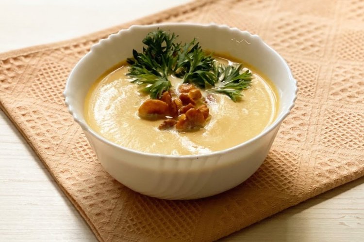 Sopa de níscalos con patatas