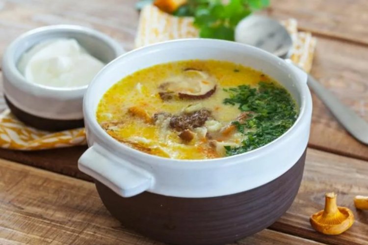 Sopa de níscalos con coliflor y maíz