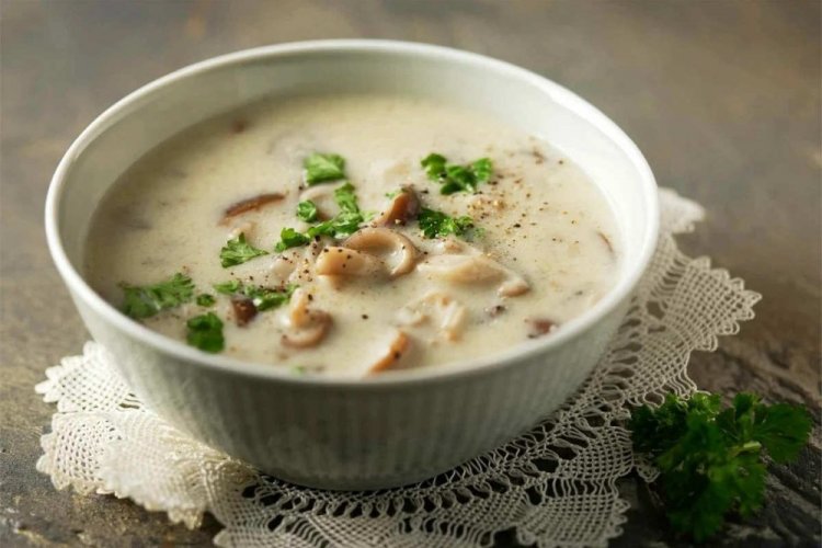 Sopa de níscalos con leche