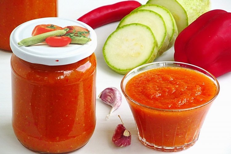 Zucchini Ketchup with Bell Pepper