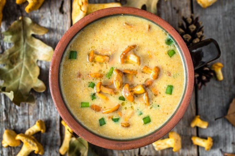 Chanterelle Mushroom Soup with Processed Cheese