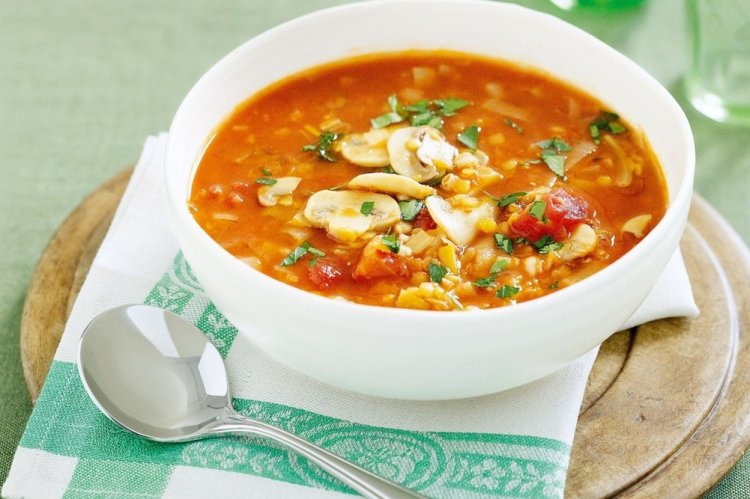 Mushroom Soup with Tomato