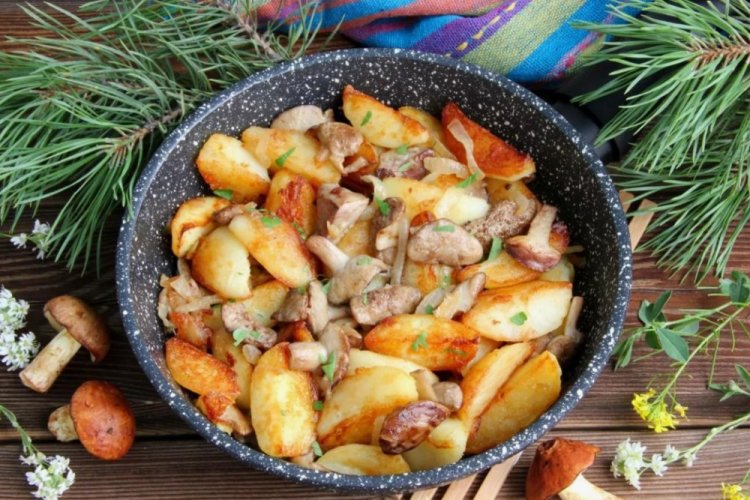 Fried Potatoes with Slippery Jack Mushrooms in a Multicooker