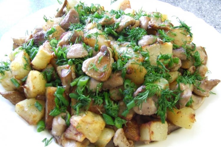 Fried Potatoes with Slippery Jack Mushrooms and Minced Meat