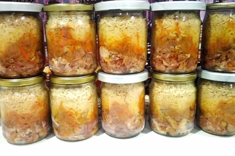 Canned Stewed Meat with Rice for Winter Storage