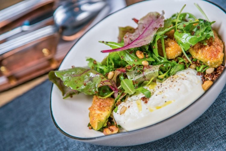 Burrata and Fig Salad