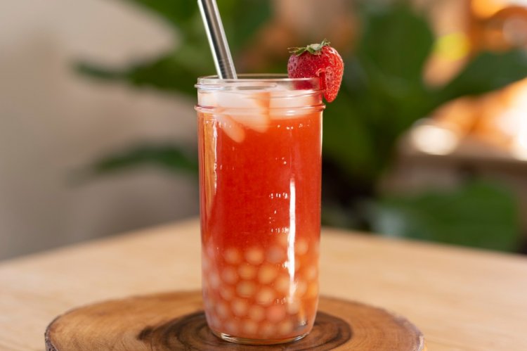 Green Tea and Strawberry Bubble Tea