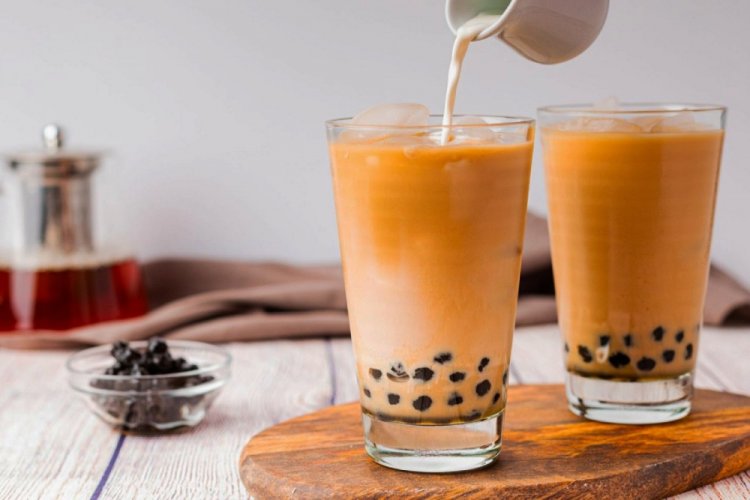 Black Tea Bubble Tea with Milk