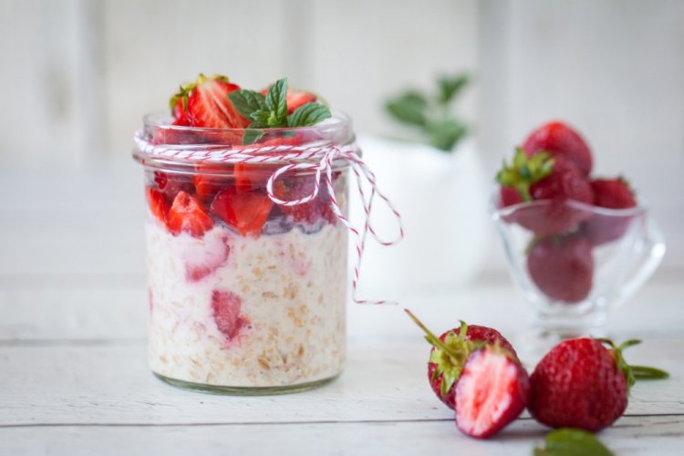 Yogurt and Berry Overnight Oats in a Jar