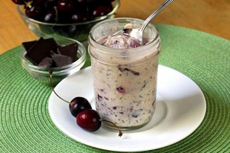 Cherry and Chocolate Overnight Oats