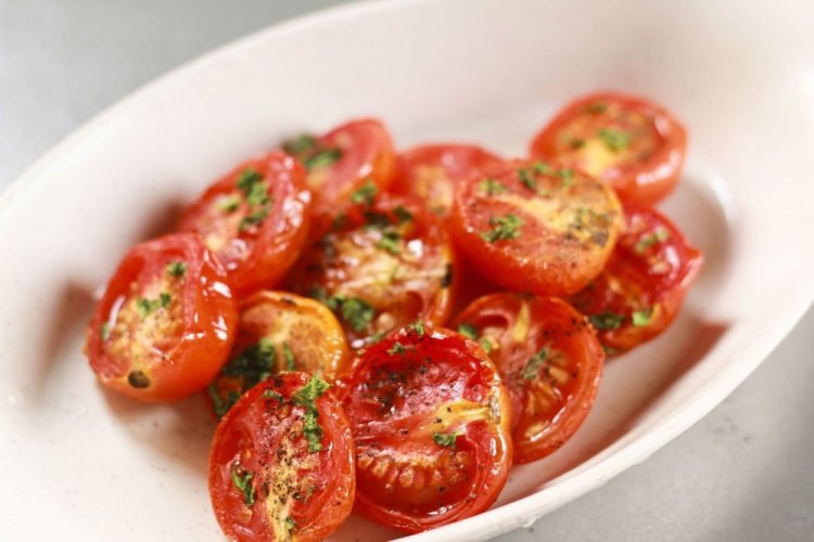 Tomates fritos con ajo