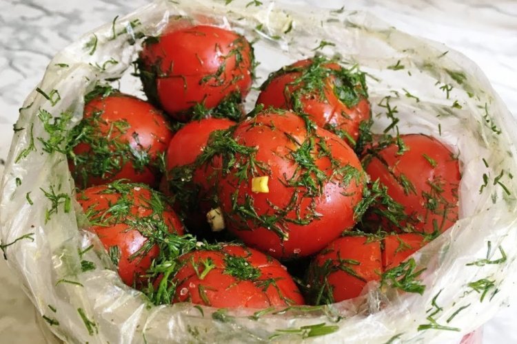 Tomates ligeramente salados