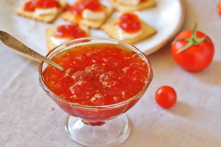 Mermelada de tomate con manzanas