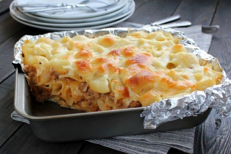 Baked Mac and Cheese with Minced Meat