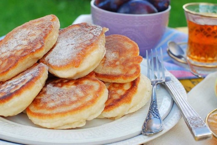 Classic Ryazhenka Pancakes