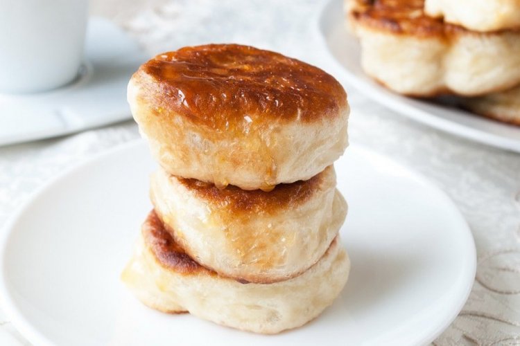 Yeast Ryazhenka Pancakes