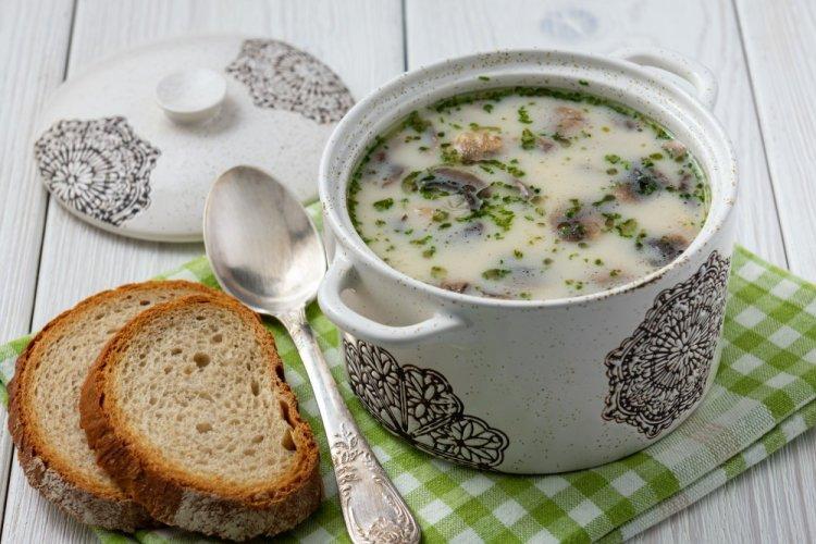 Creamy Broccoli and Mushroom Soup