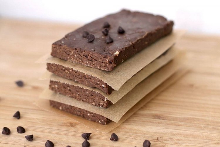 Barritas de proteínas de chocolate con cacahuetes