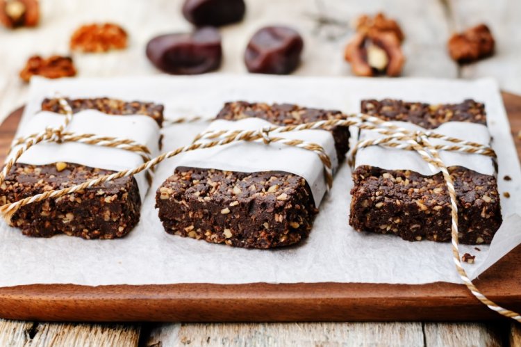 Barritas de proteínas con mantequilla de cacahuete y dátiles