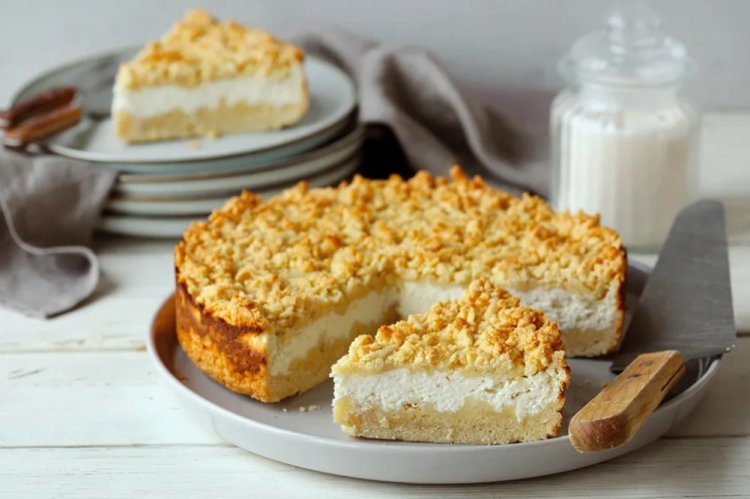 Cottage Cheese Pie with Crumb Topping