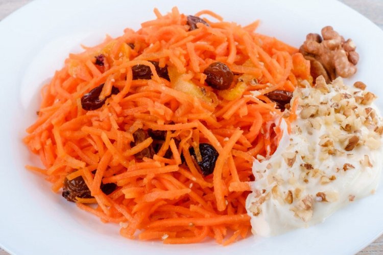 Carrot and Cottage Cheese Salad
