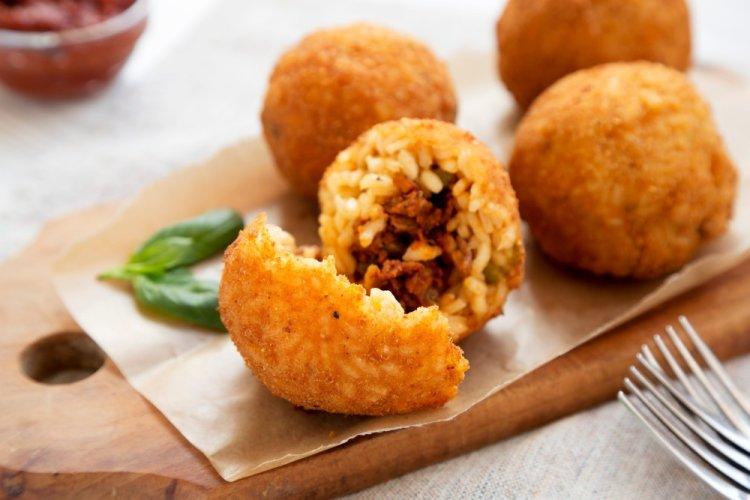 Arancini with Minced Meat in Tomato Sauce