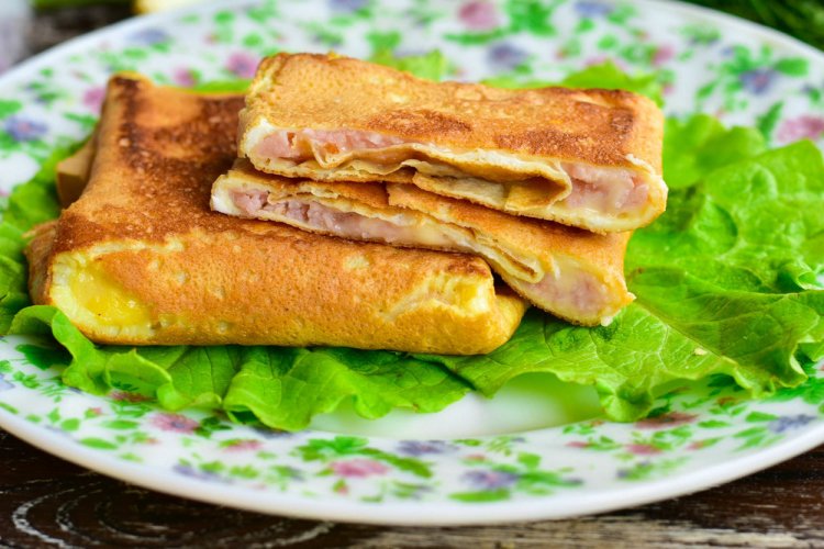 Egg Envelopes with Cheese and Ham